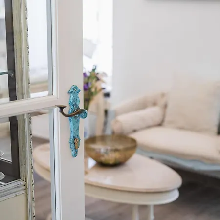 Hotel Galaxa Mansion 4*